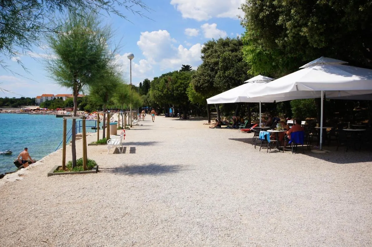 One-Bedroom Apartment With Terrace In Povile 3542-4 Croatia